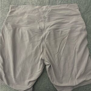 lululemon athletica Women's Align lilac bike shorts